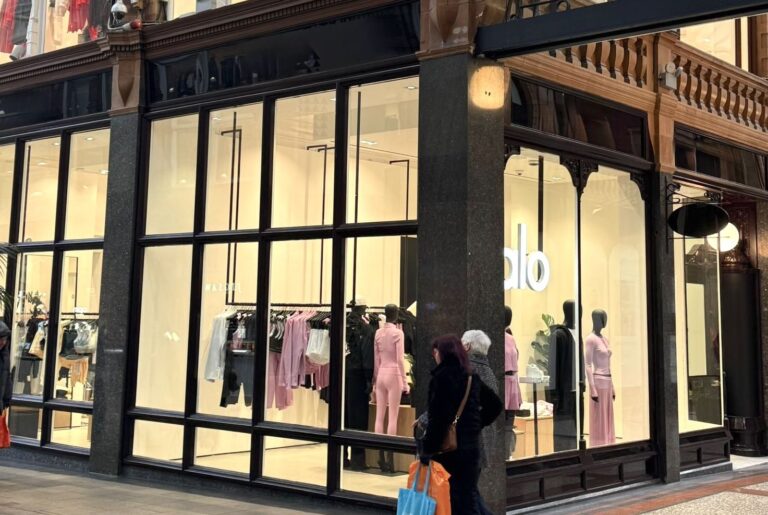 ALO opens at Victoria Leeds